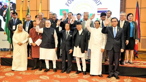 मोदी के शपथ में इमरान को नहीं बुलाने पर पाकिस्तान में बहस