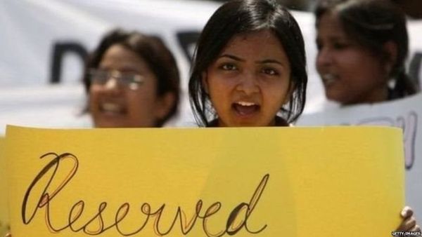 कॉलेजों में कैसे और क्यों होता है दलित-आदिवासी छात्रों से भेदभाव