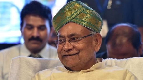 नीतीश कुमार दिल्ली का बदला पटना में ले रहे हैं?: नज़रिया