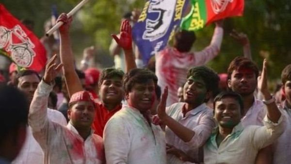 अखिलेश-मायावती पर यादवों और जाटवों का भी भरोसा टूट रहा- नज़रिया