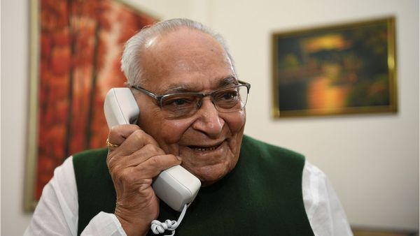 राहुल गांधी कांग्रेस को मंझधार में छोड़ गए हैं: नज़रिया