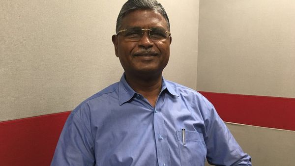 बीएसएनएल: कभी थी नंबर वन और अब क्यों है डूबने की कगार पर?