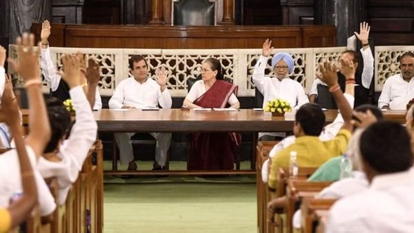 इच्छा मृत्यु की राह पर चल पड़ी है कांग्रेस?: नज़रिया