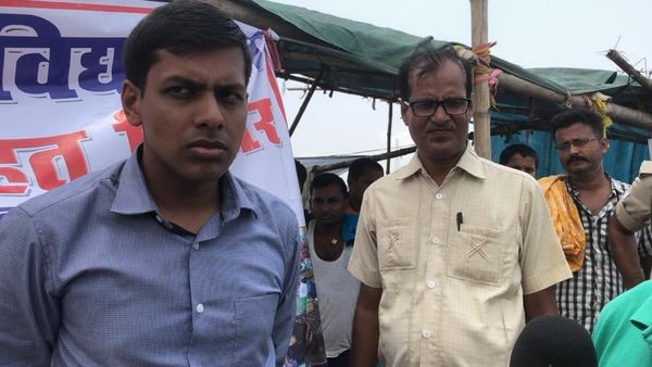 बिहार के बाढ़ पीड़ितों की फिक्र 'लगता है खाना-पानी के बिना मर जाएंगे'