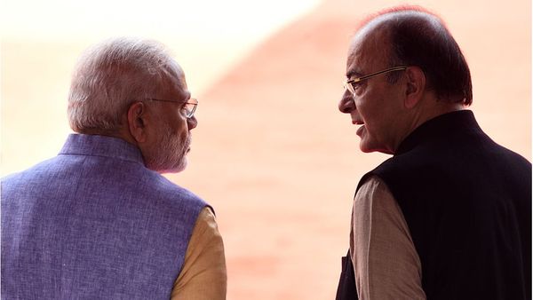 अरुण जेटलीः अमित शाह से कहीं पहले नरेंद्र मोदी के ख़ासमख़ास थे जेटली