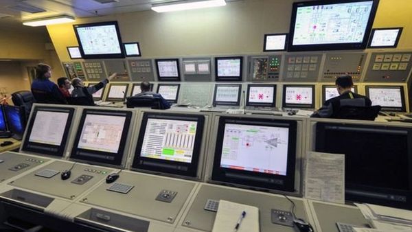 रूस ने समुद्र में उतारा तैरता परमाणु ऊर्जा केंद्र