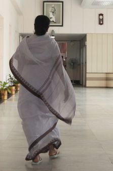 ममता बनर्जी की छवि बदलने की कवायद कितनी कारगर