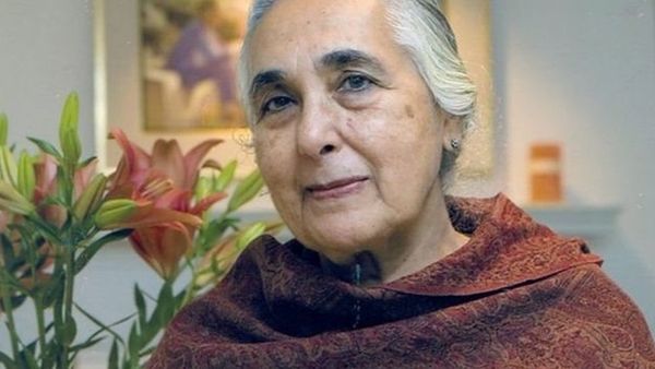 रोमिला थापर JNU की ज़रूरत हैं या उनका सीवी