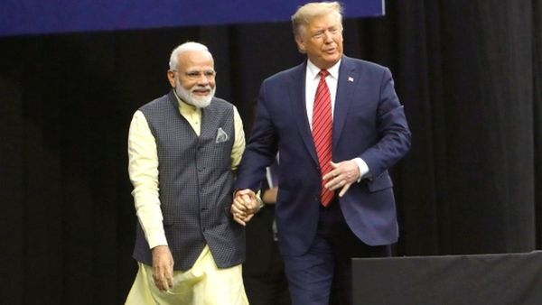 नरेंद्र मोदी या इमरान ख़ान, डोनल्ड ट्रंप ने किसे पहुंचाया फ़ायदा? : नज़रिया