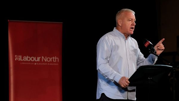 ब्रिटेनः हिंदू वोटरों को क्यों मनाना पड़ रहा है लेबर पार्टी को?