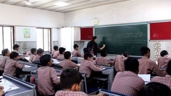 मुसलमान के संस्कृत पढ़ाने पर बवाल क्यों, ये केवल ब्राह्मणों की भाषा थोड़े है - नज़रिया