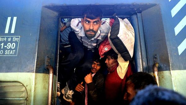 रेल मंत्री पीयूष गोयल रेलवे की बदहाली के लिए कितने ज़िम्मेदार?