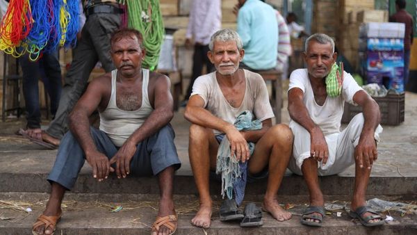 बेरोज़गारी से निपटने के लिए मोदी सरकार को क्या करना चाहिए?