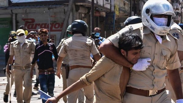 कोरोना: क्या लॉकडाउन में 'डायमंड सिटी' ने अपनी चमक खो दी है?