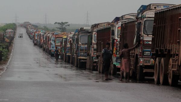 कोरोना वायरस: जब महामारी और अंफन चक्रवात एक साथ आ जाए