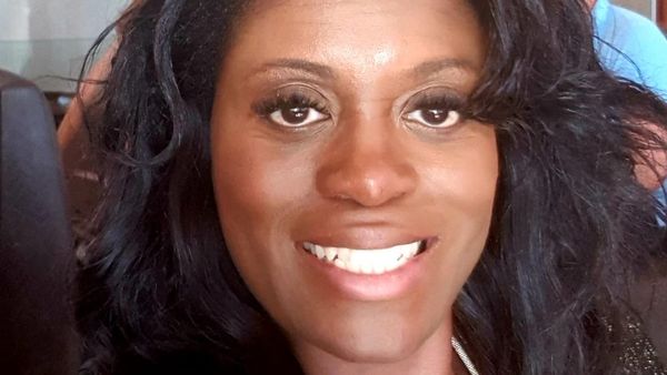 ब्लैक लाइव्स मैटरः रंगभेद पर अपने बच्चों को क्या बता रहे हैं काले मां-बाप?