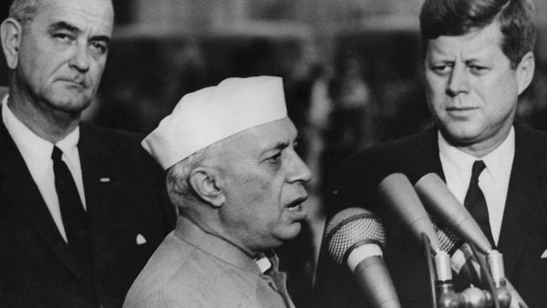 चीन से 1962 की जंग में भारत का साथ देने अमरीका न आता तब क्या होता