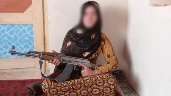 15 साल की नूरिया जिसने परिवार को बचाने के लिए एके 47 उठाई