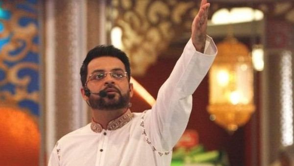 इमरान ख़ान की पार्टी के सांसद आमिर लियाक़त ने हिंदू समुदाय से क्यों माँगी माफ़ी?