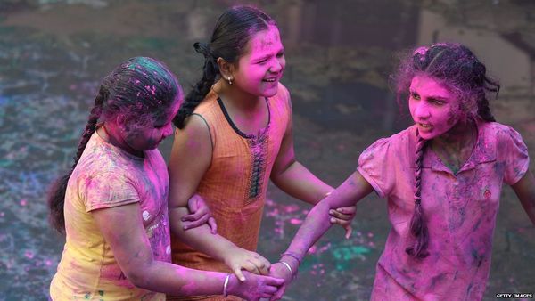 कौन कहता है कि होली सिर्फ हिंदुओं का त्योहार है?