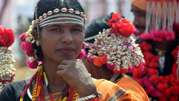 छत्तीसगढ़: गोंड आदिवासी शव जलाने के बदले अब दफ़नाएंगे