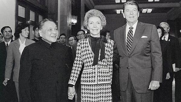 'सौ फूल खिलने दो': वो 11 नारे जिन्होंने चीन को बदल दिया