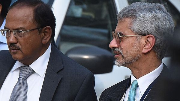 भारत क्या अब तालिबान को आतंकवादी समूह मानना बंद करने जा रहा?