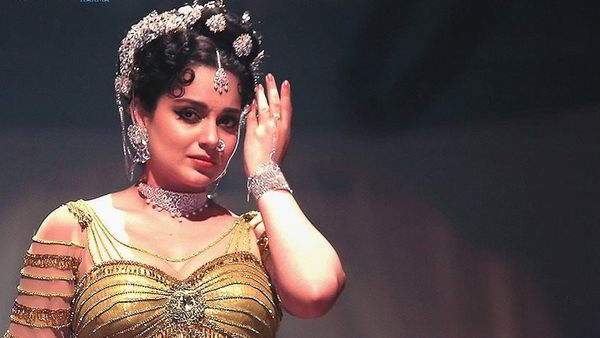 कंगना की 'थलाइवी' जयललिता के साथ कितना इंसाफ़ कर पाई?