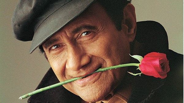 देवानंदः ज़िंदगी से रोमांस करने वाला अभिनेता, जिस पर फिदा थी महिलाओं की तीन पीढ़ियां