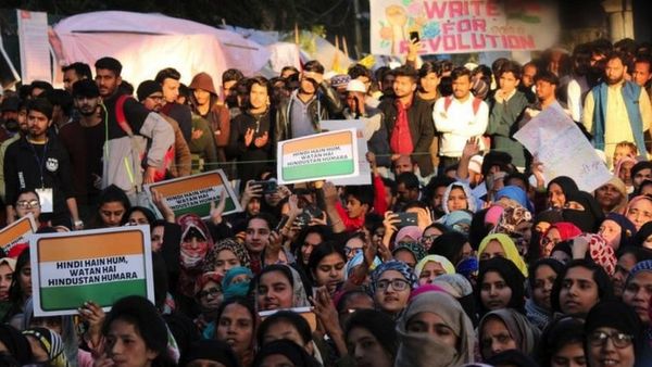 बांग्लादेश में हिंदुओं पर हुए हमले के बीच सीएए पर क्यों तेज़ हो गई है चर्चा?