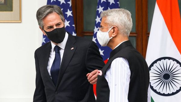 अमेरिका ने पाकिस्तान को दिया झटका, भारत पर दिखाई नरमी