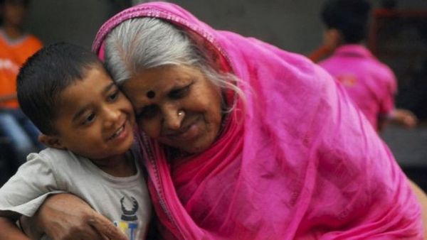 सिंधुताई काग़ज़ पर लिखी कविता के लिए जब नेवले से लड़ गईं