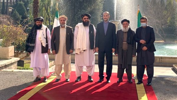 क्या ईरान तालिबान को स्वीकार करने की तरफ़ बढ़ रहा है?