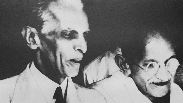 महात्मा गांधी और नाथूराम गोडसे 30 जनवरी, 1948 को क्या कर रहे थे?