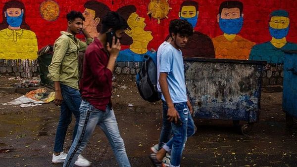 भारत के रोज़गार संकट ने क्या एक पूरी पीढ़ी को 'नाउम्मीद' कर दिया है?