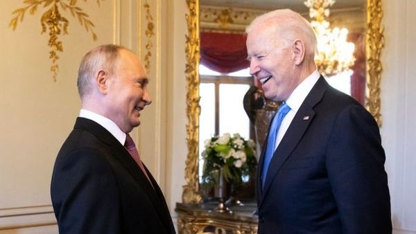 यूक्रेन संकट: रूस से लड़ने के लिए अमेरिका अपने सैनिक क्यों नहीं भेज रहा?