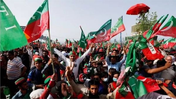 पाकिस्तान: आर्थिक तंगी से जूझ रहे देश के लिए आम चुनाव कराना कितना मुश्किल?