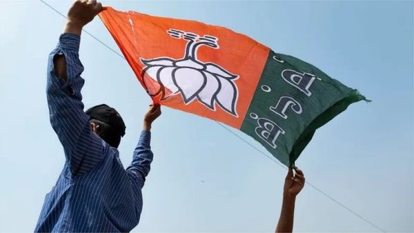 अमित शाह बंगाल बीजेपी में जारी भगदड़ को क्या रोक पाएंगे