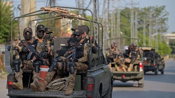 अमेरिकी अधिकारी ने कहा पाकिस्तान बढ़ा सकता है अपने परमाणु हथियारों की संख्या