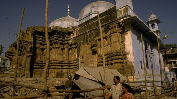 ज्ञानवापीः मस्जिद सर्वे में 'शिवलिंग' मिलने पर क्या कह रहे हैं बनारस के मुसलमान