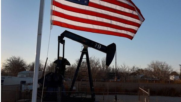 तेल और गैस की कीमतें घटाने में क्यों नाकाम रहेगा अमेरिका?