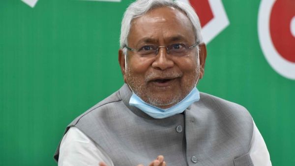 बिहार में शराबबंदी लागू है, फिर ज़हरीली शराब से कैसे मारे जा रहे हैं लोग - ग्राउंड रिपोर्ट