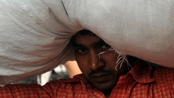 भारत की आर्थिक विकास दर की रफ़्तार हुई धीमी, क्या रही प्रमुख वजहें