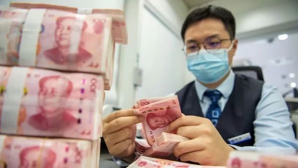 चीन: दुनिया के सबसे बड़े बाज़ार से बाहर क्यों जा रहे हैं विदेशी निवेशक, पांच कारण