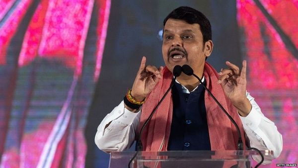 महाराष्ट्र में बीजेपी की रणनीति और शिव सेना में बग़ावत की कहानी