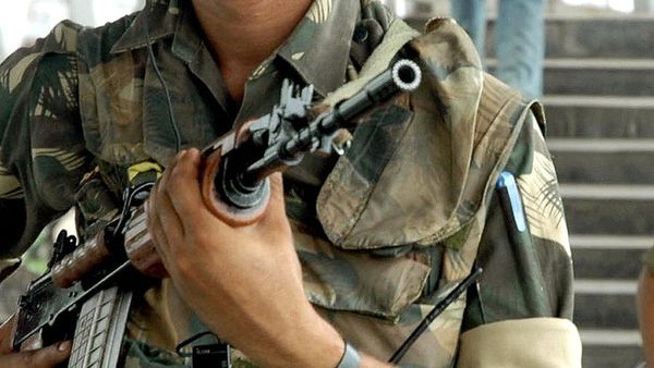 बरसाश्री बुरागोहाईं: 'एक कविता लिखने पर मेरी बेटी को भेज दिया जेल'- ग्राउंड रिपोर्ट