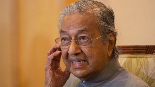 महातिर मोहम्मद की श्रीलंका संकट पर चेतावनी- सतर्क नहीं रहे तो सब फँसेंगे