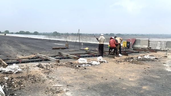 बुंदेलखंड एक्सप्रेसवे: कितनी सुविधा, कितनी मुसीबत? पढ़िए आंखों देखा हाल