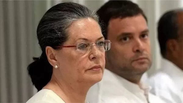 आनंद शर्मा का हिमाचल प्रदेश में कांग्रेस समिति से इस्तीफ़ा क्या 'राजनीतिक पैंतरेबाज़ी' है?