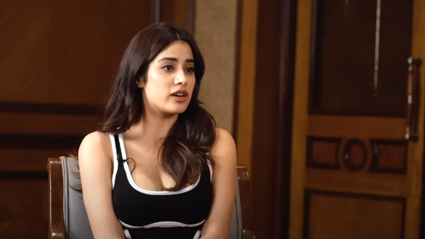 जाह्नवी कपूर को क्या श्रीदेवी की बेटी होने का 'नुकसान' भी झेलना पड़ा है?